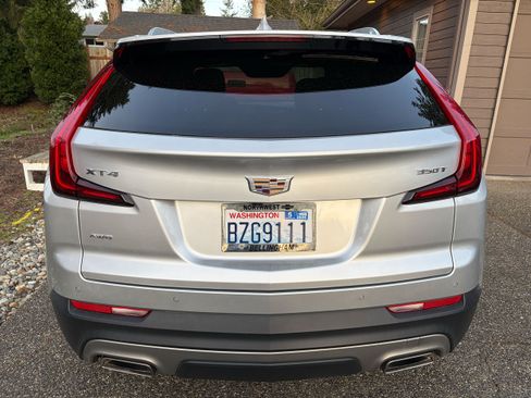 Used 2021 Cadillac XT4 Premium Luxury image 14