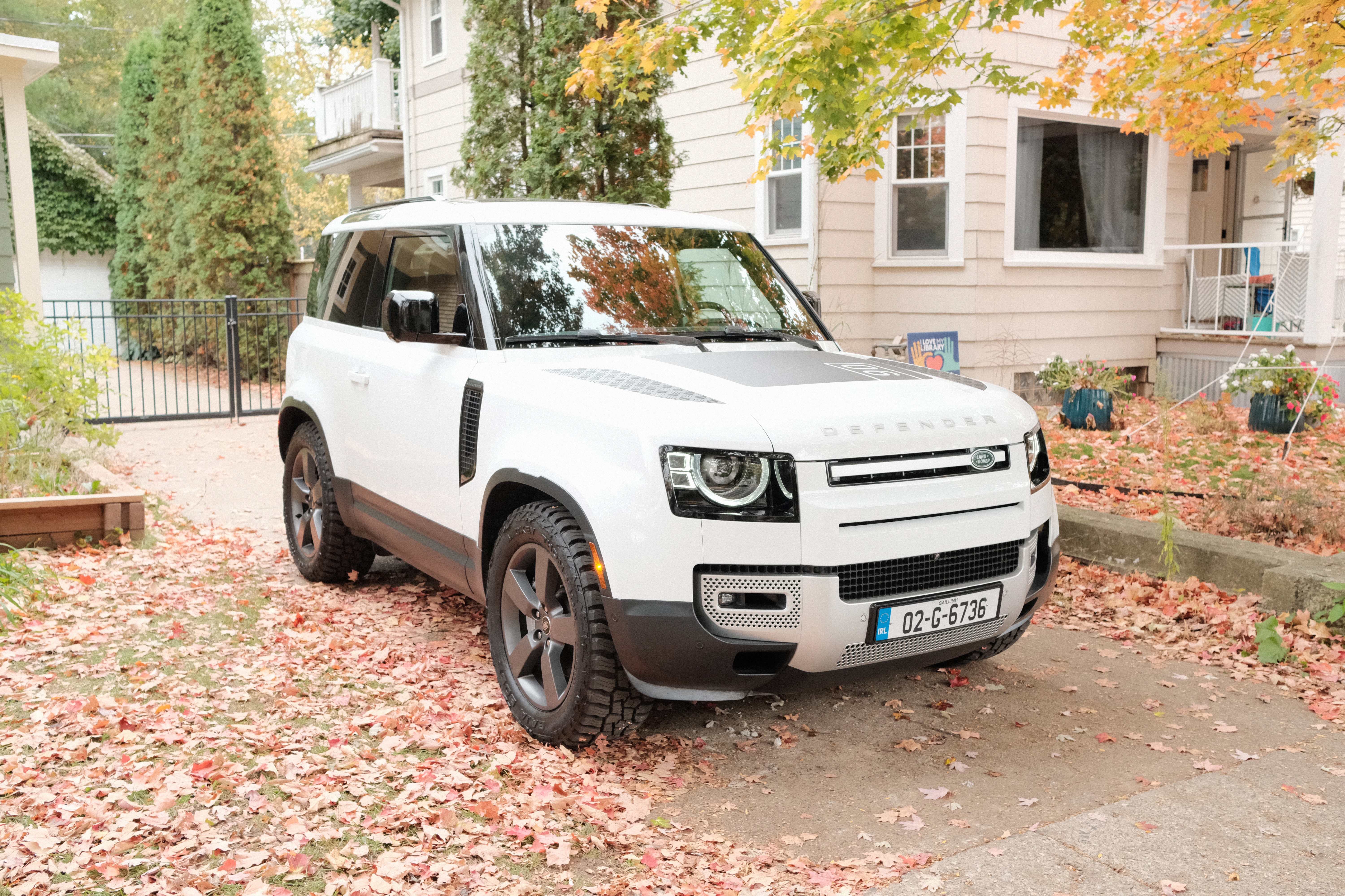 Used 2025 Land Rover Defender 90 S AWD/4WD image 1