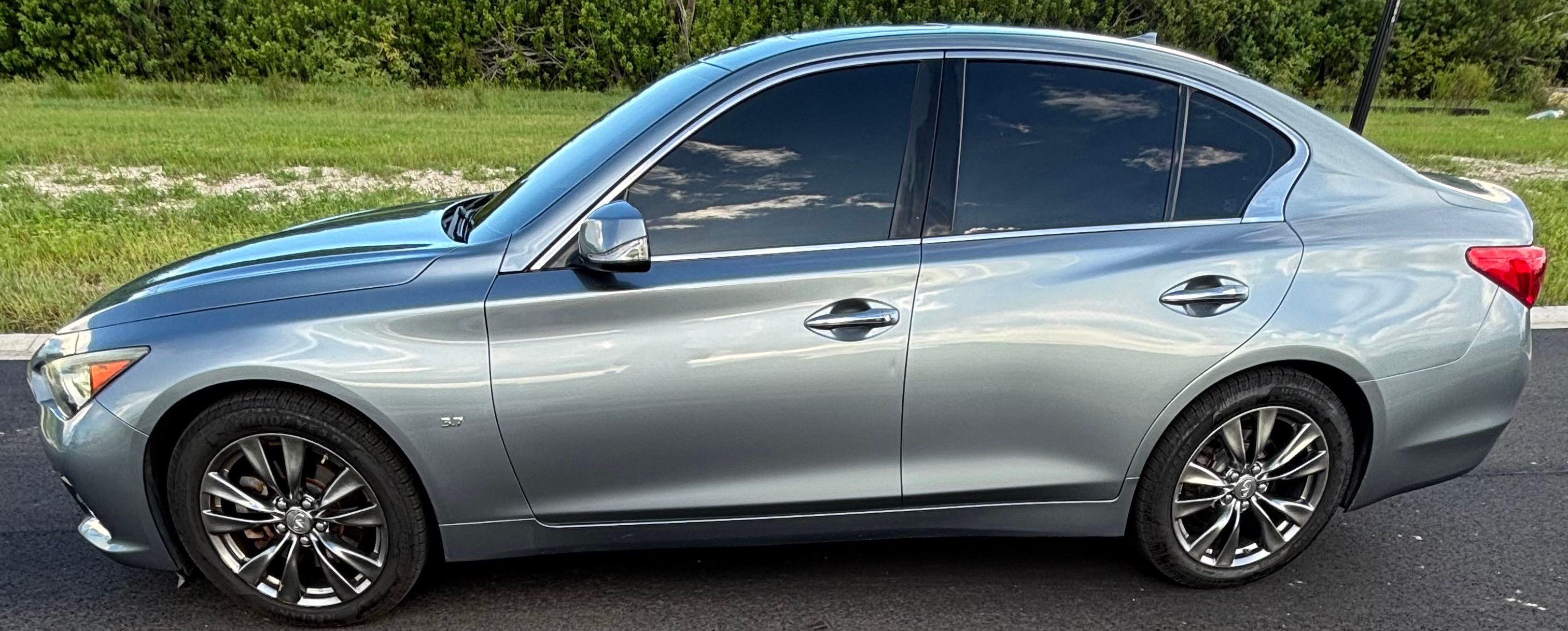 Used 2015 INFINITI Q50 Premium w/ Navigation Package AWD/4WD image 2