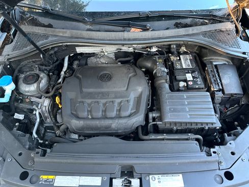 Used 2019 Volkswagen Tiguan SE w/ Panoramic Sunroof Package image 19