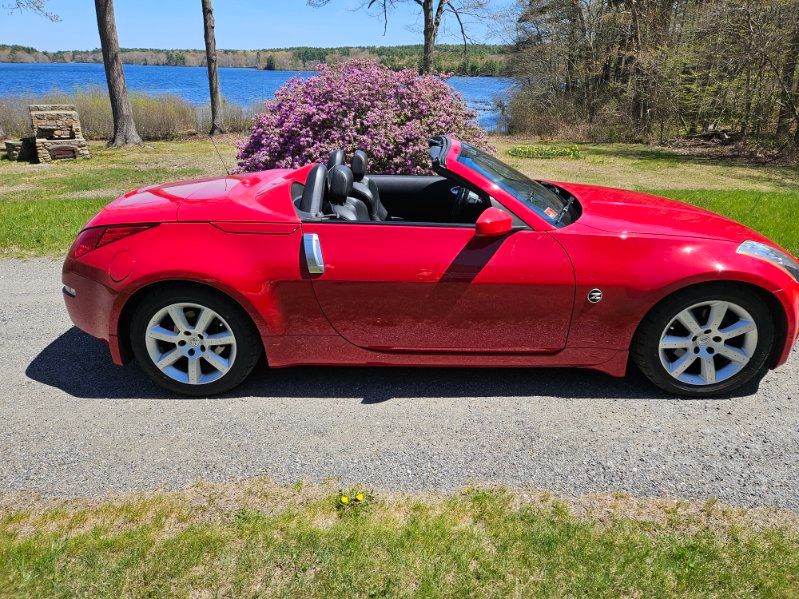 Used 2005 Nissan 350Z Touring RWD image 1