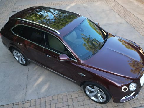 Used 2019 Bentley Bentayga AWD/4WD image 4