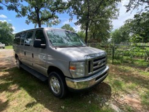 Used 2014 Ford E-350 and Econoline 350 XLT RWD image 1