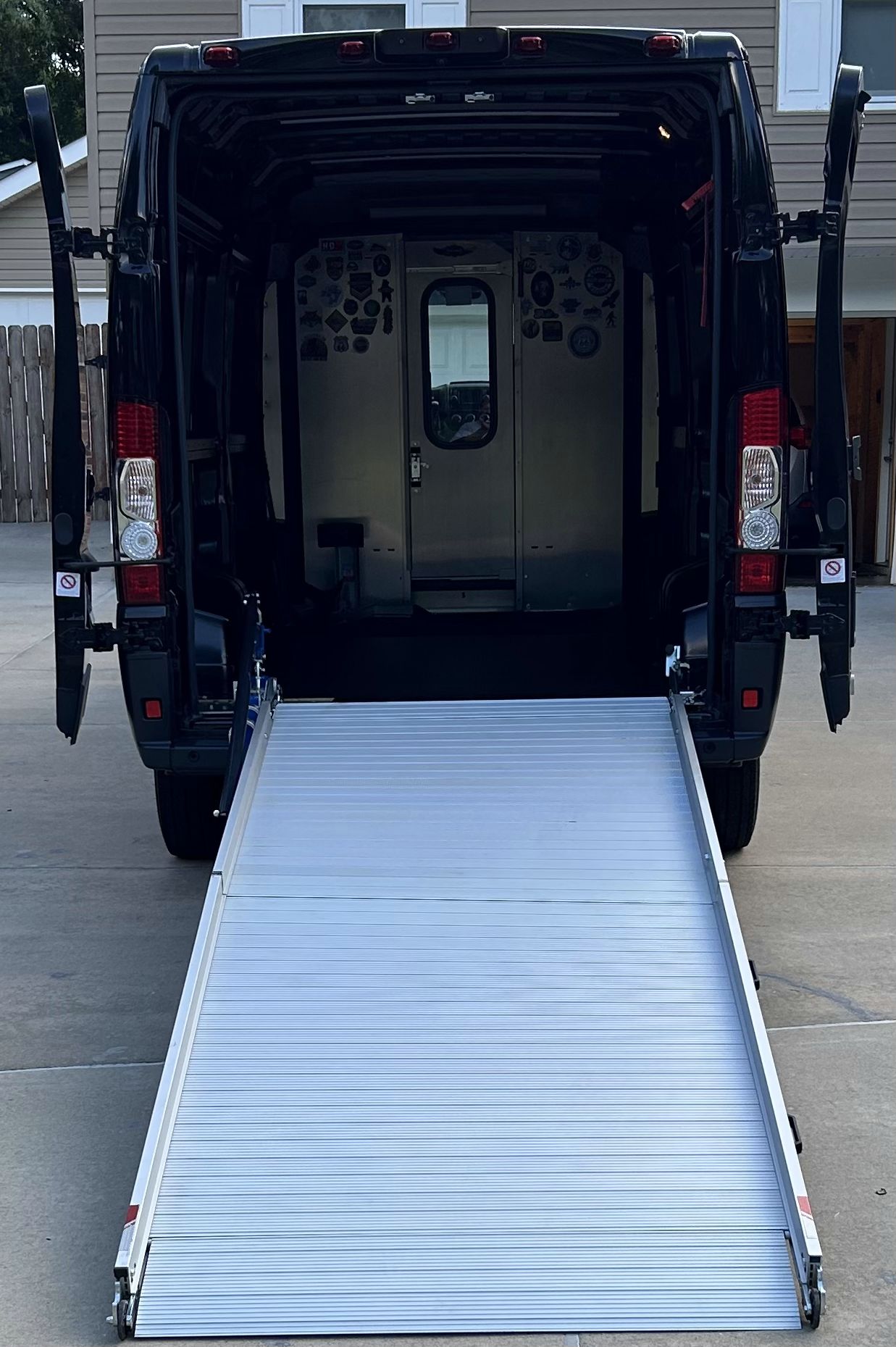 Used 2018 RAM ProMaster 2500 w/ Premium Appearance Group FWD image 16