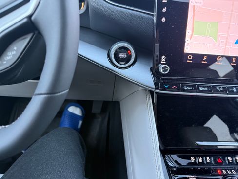 Used 2025 Jeep Wagoneer Series II image 11