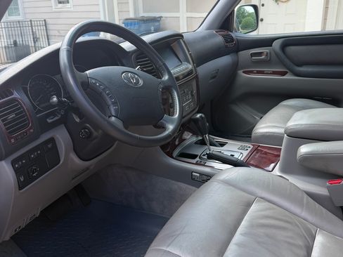 Used 2006 Toyota Land Cruiser AWD/4WD image 9
