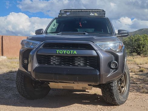 Used 2016 Toyota 4Runner TRD Pro image 2