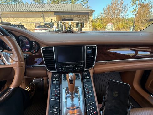 Used 2013 Porsche Panamera S image 16