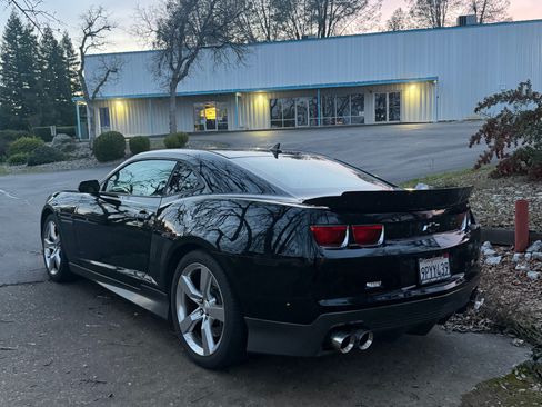 Used 2010 Chevrolet Camaro SS w/ RS Package RWD image 11