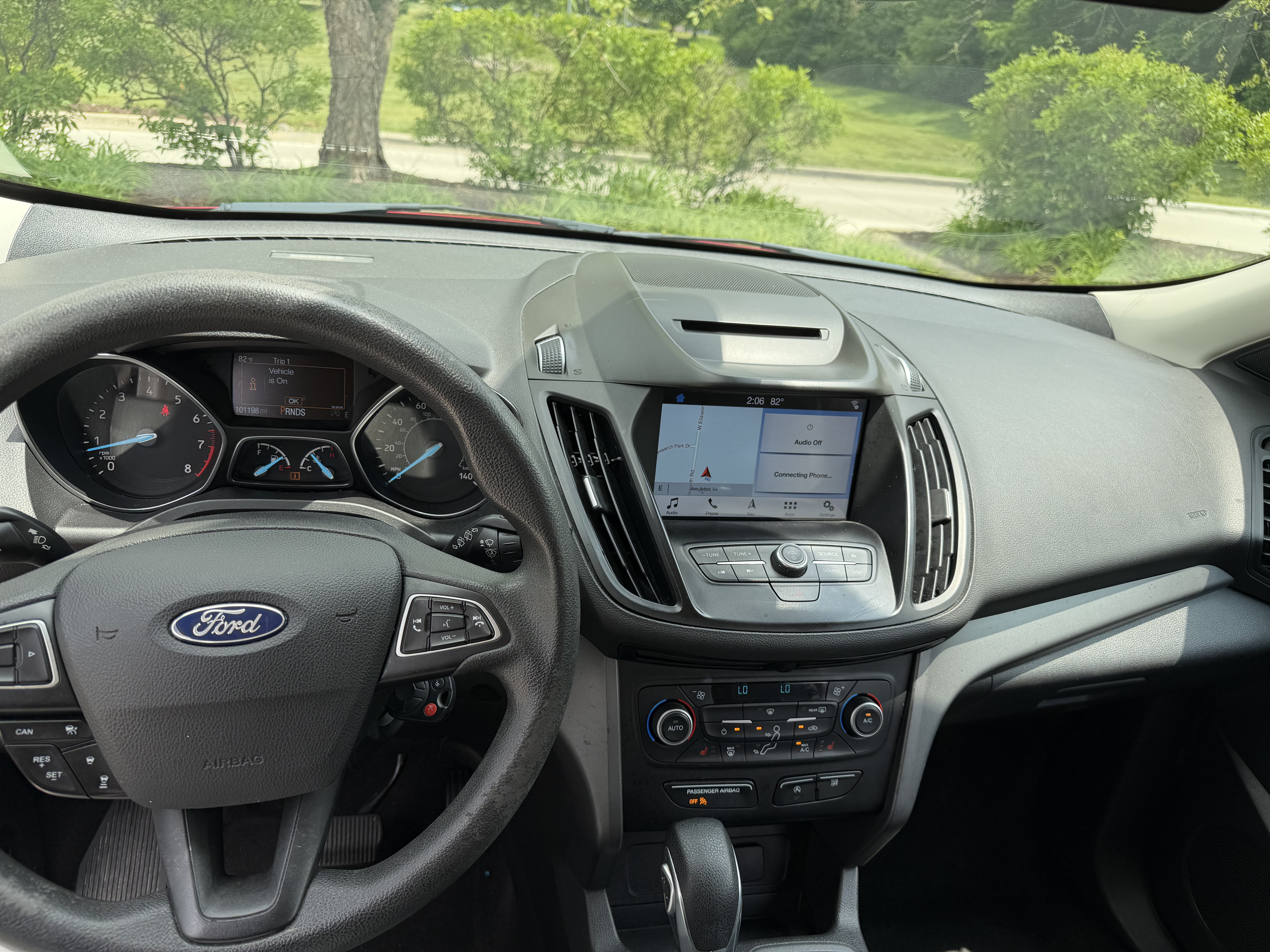Used 2018 Ford Escape SE w/ Ford Safe & Smart Package AWD/4WD image 9