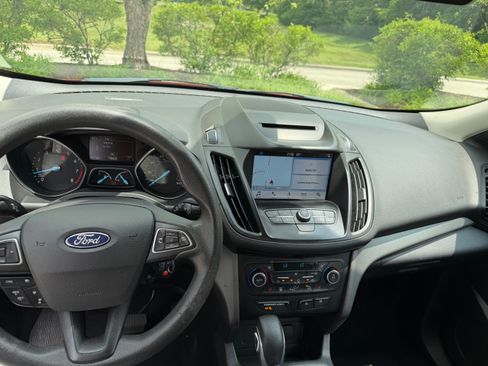 Used 2018 Ford Escape SE w/ Ford Safe & Smart Package AWD/4WD image 9