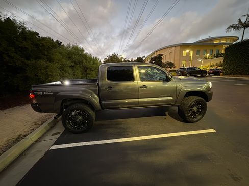 Used 2013 Toyota Tacoma PreRunner image 13