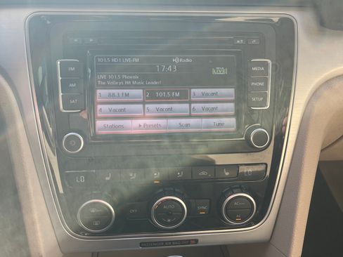 Used 2012 Volkswagen Passat 2.5 SE image 14