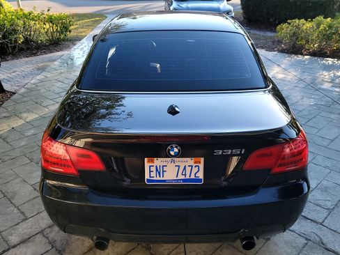 Used 2012 BMW 335i Convertible image 14