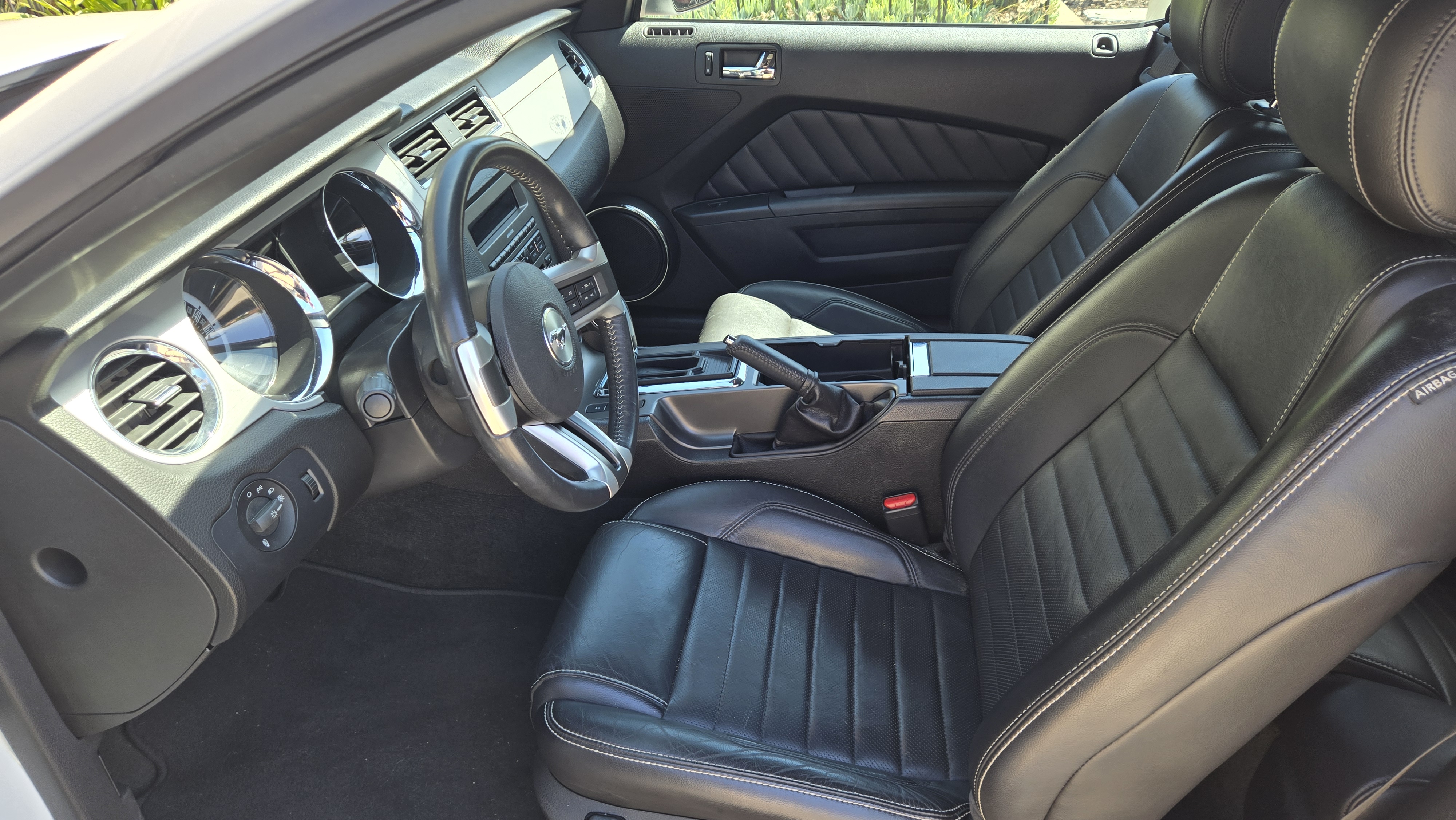 Used 2013 Ford Mustang Premium RWD image 21