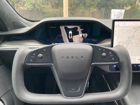 Used 2022 Tesla Model S Plaid image 5