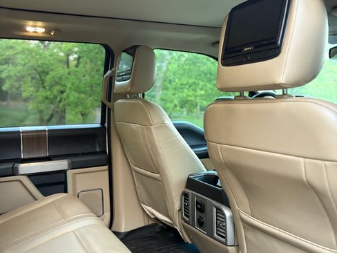 Used 2015 Ford F150 Lariat image 10