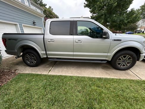Used 2016 Ford F150 XLT w/ Equipment Group 302A Luxury AWD/4WD image 4