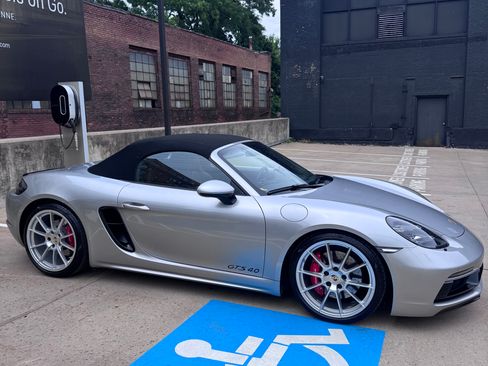Used 2024 Porsche 718 Boxster GTS RWD image 21