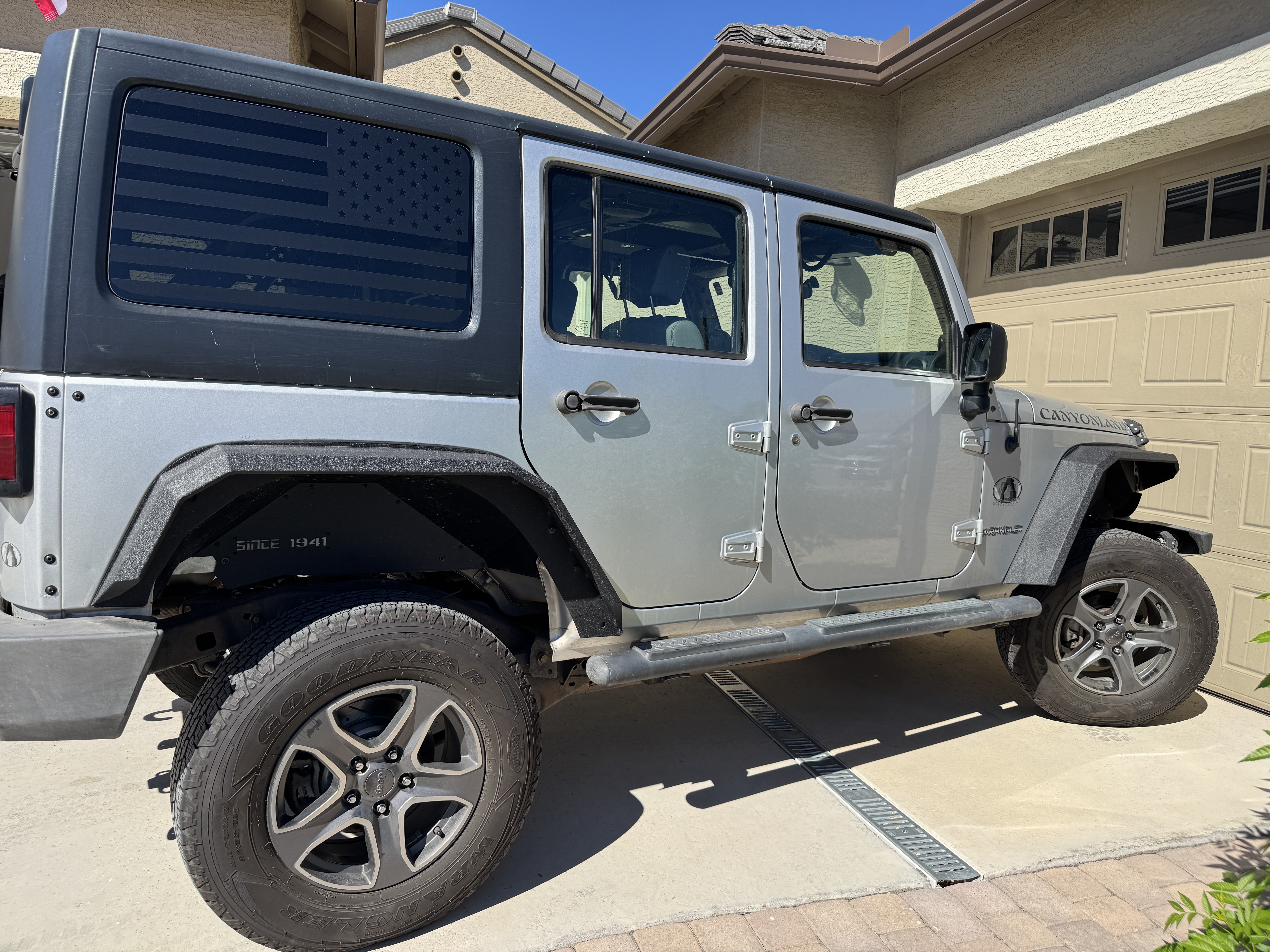 Used 2010 Jeep Wrangler Unlimited Sport w/ Trailer Tow Group AWD/4WD image 2