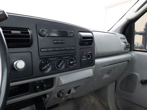 Used 2007 Ford F250 XL image 13