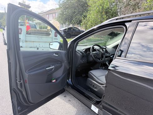 Used 2019 Ford Escape SE FWD image 6