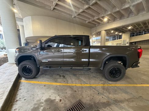 Used 2024 GMC Sierra 1500 Elevation w/ Preferred Package AWD/4WD image 10