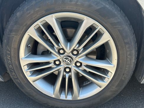Used 2015 Toyota Camry SE FWD image 14