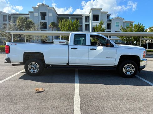Used 2018 Chevrolet Silverado 2500 W/T w/ WT Fleet Convenience Package AWD/4WD image 4