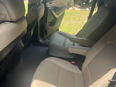 Used 2014 Hyundai Santa Fe Limited w/ Ultimate Package 07 FWD image 14