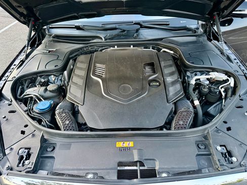 Used 2019 Mercedes-Benz S 560 Sedan image 18