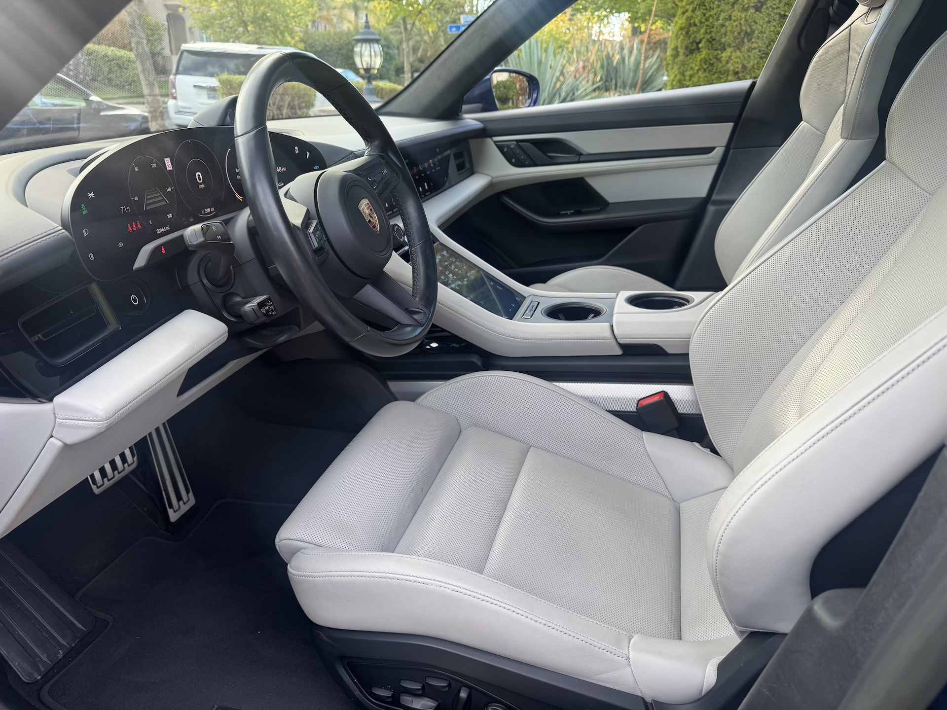 Used 2023 Porsche Taycan 4S AWD/4WD image 6