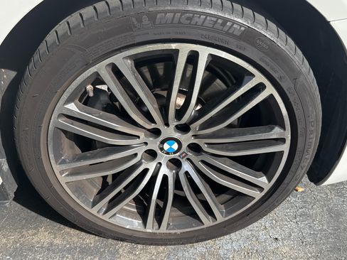 Used 2019 BMW 530e w/ M Sport Package image 26