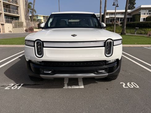 Used 2022 Rivian R1T Launch Edition image 11