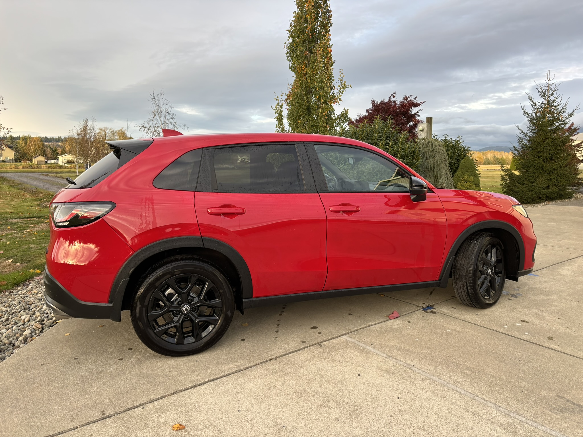 Used 2025 Honda HR-V Sport image 2