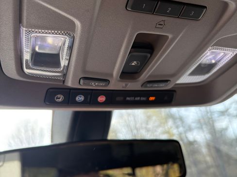 Used 2019 GMC Sierra 1500 SLE w/ SLE Value Package image 21