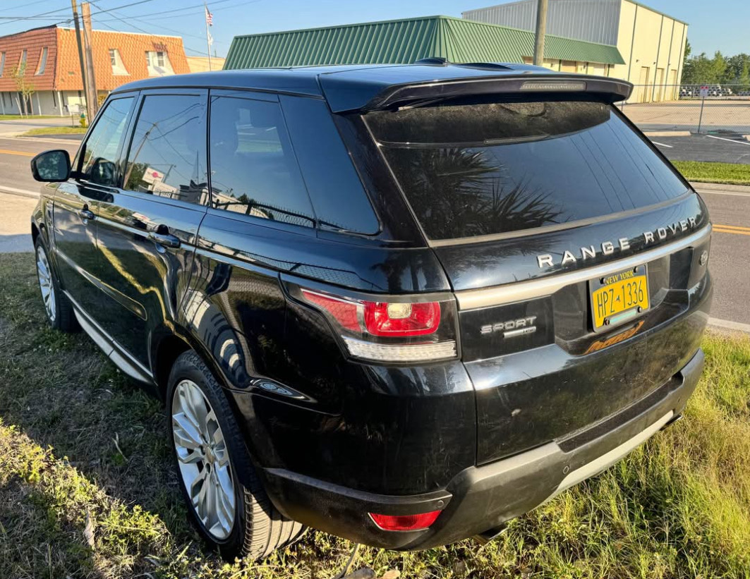 Used 2014 Land Rover Range Rover Sport HSE AWD/4WD image 9