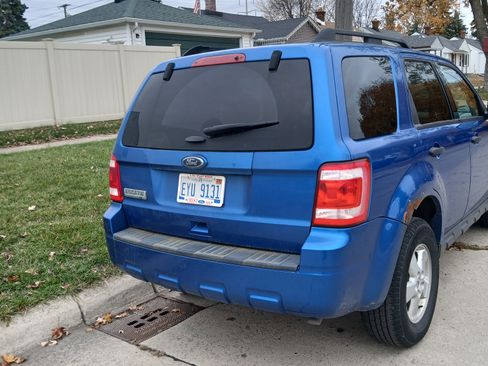 Used 2011 Ford Escape XLT w/ 201A Rapid Spec Order Code image 2