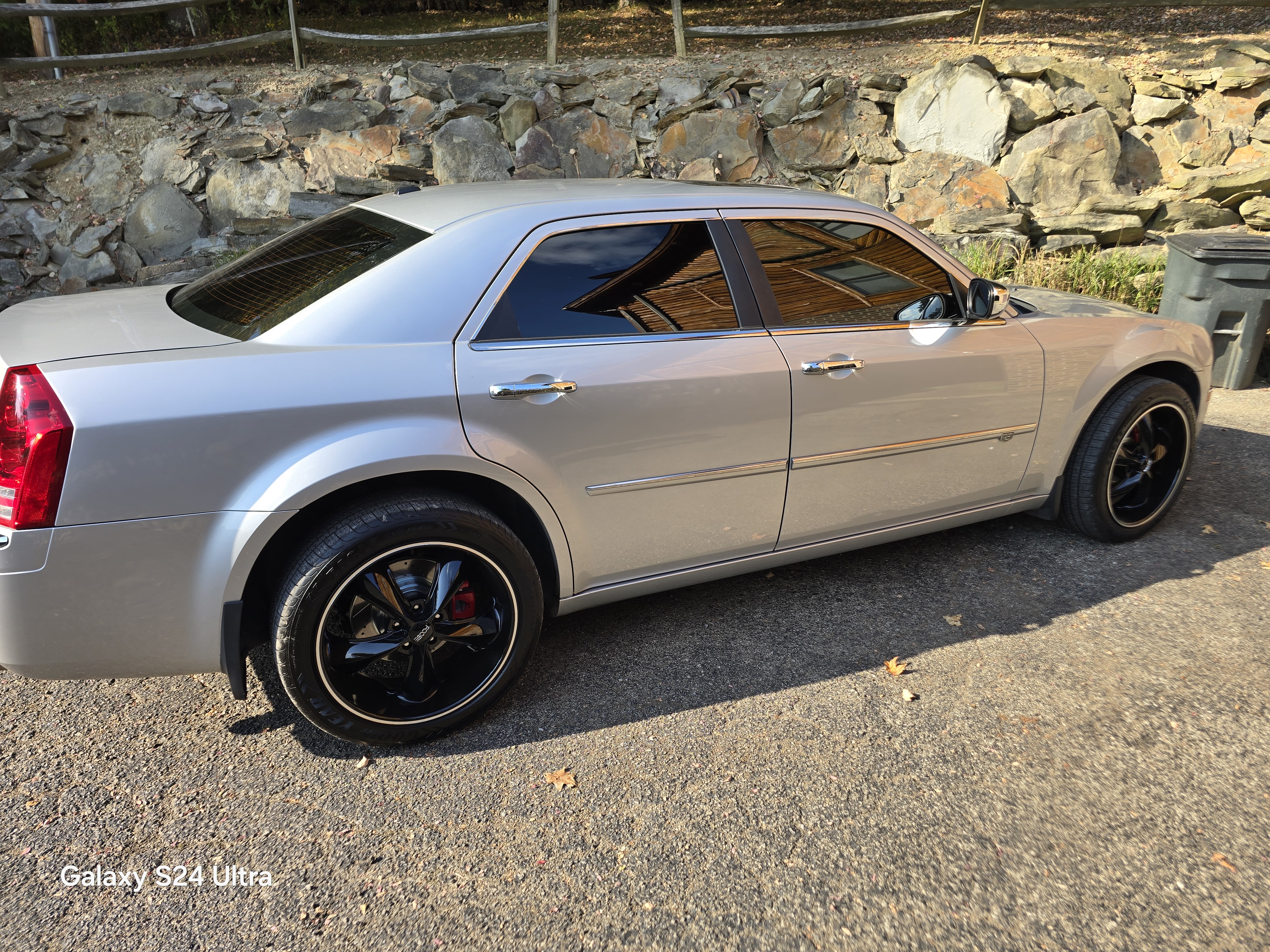 Used 2009 Chrysler 300 C w/ Luxury Group II AWD/4WD image 11