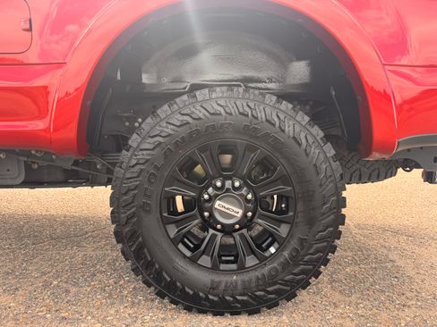 Used 2022 Ford F350 Platinum w/ Tremor Off-Road Package image 10