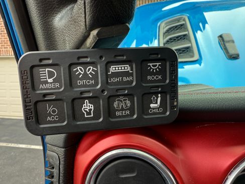 Used 2023 Jeep Wrangler Unlimited Rubicon w/ Cold Weather Group image 8