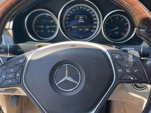 Used 2014 Mercedes-Benz E 350 4MATIC Sedan image 14