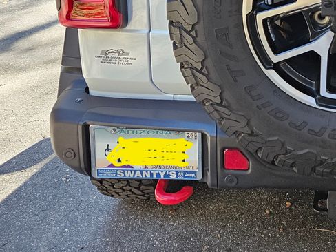 Used 2024 Jeep Wrangler Unlimited Rubicon w/ Capability Package image 15