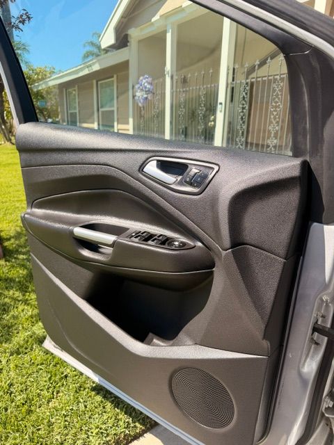 Used 2013 Ford Escape Titanium w/ Parking Technology Pkg FWD image 17