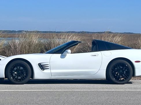 Used 1998 Chevrolet Corvette Coupe w/ Roof Pkg image 11