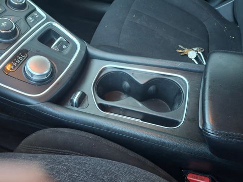 Used 2015 Chrysler 200 Limited w/ Convenience Group image 13