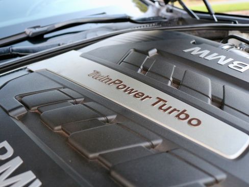 Used 2013 BMW 550i xDrive Sedan AWD/4WD image 5