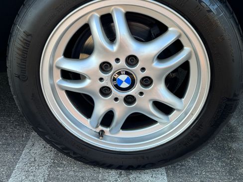 Used 1995 BMW 325i Convertible RWD image 20