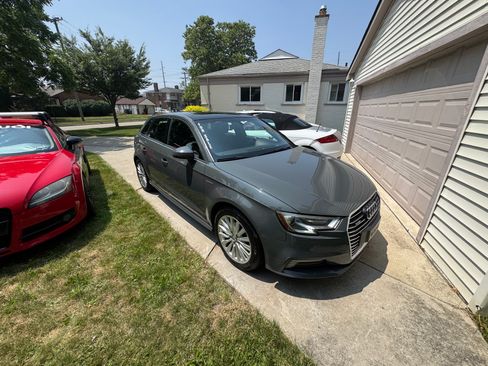 Used 2017 Audi A3 e-tron Premium image 9