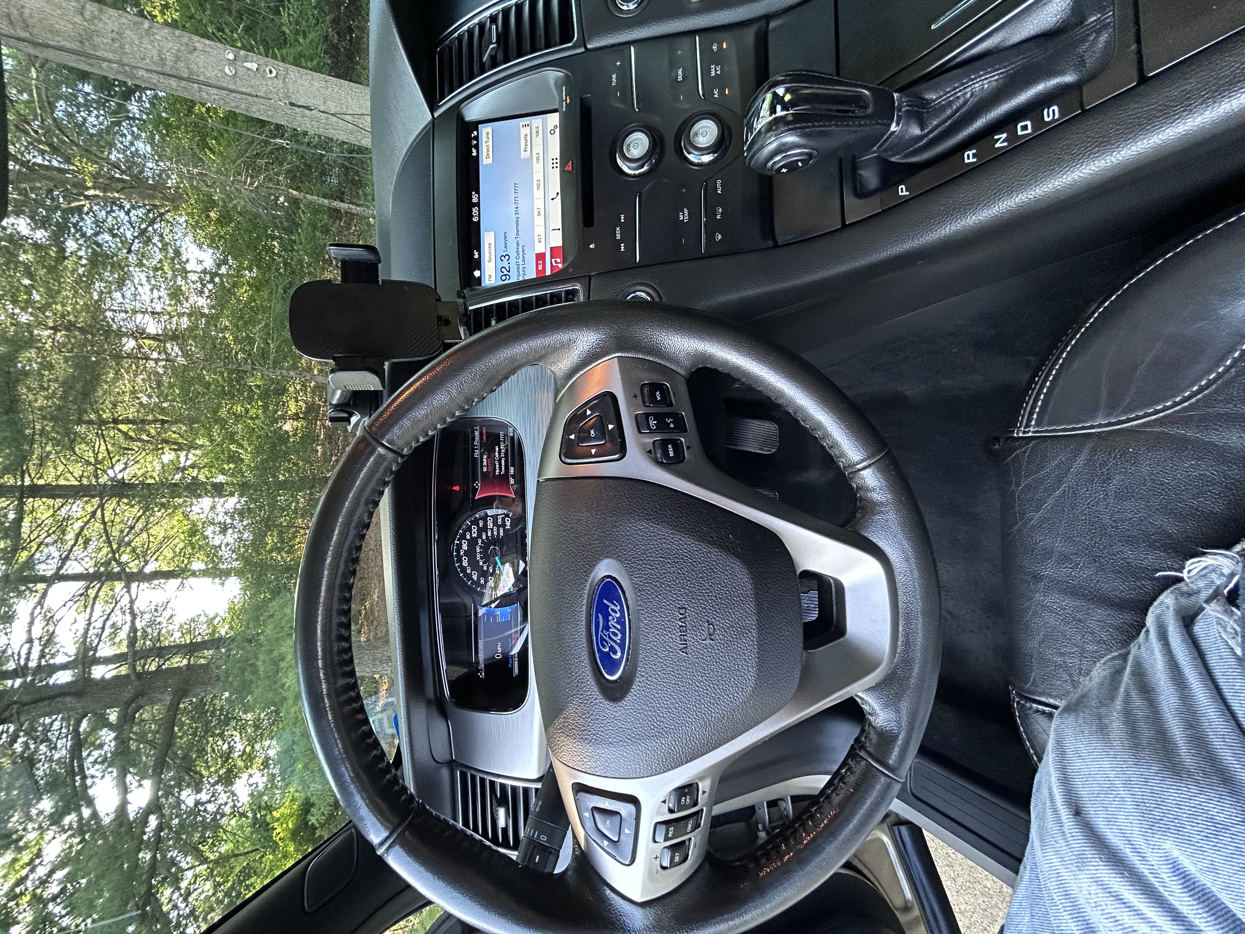 Used 2017 Ford Taurus SEL w/ Equipment Group 201A FWD image 9